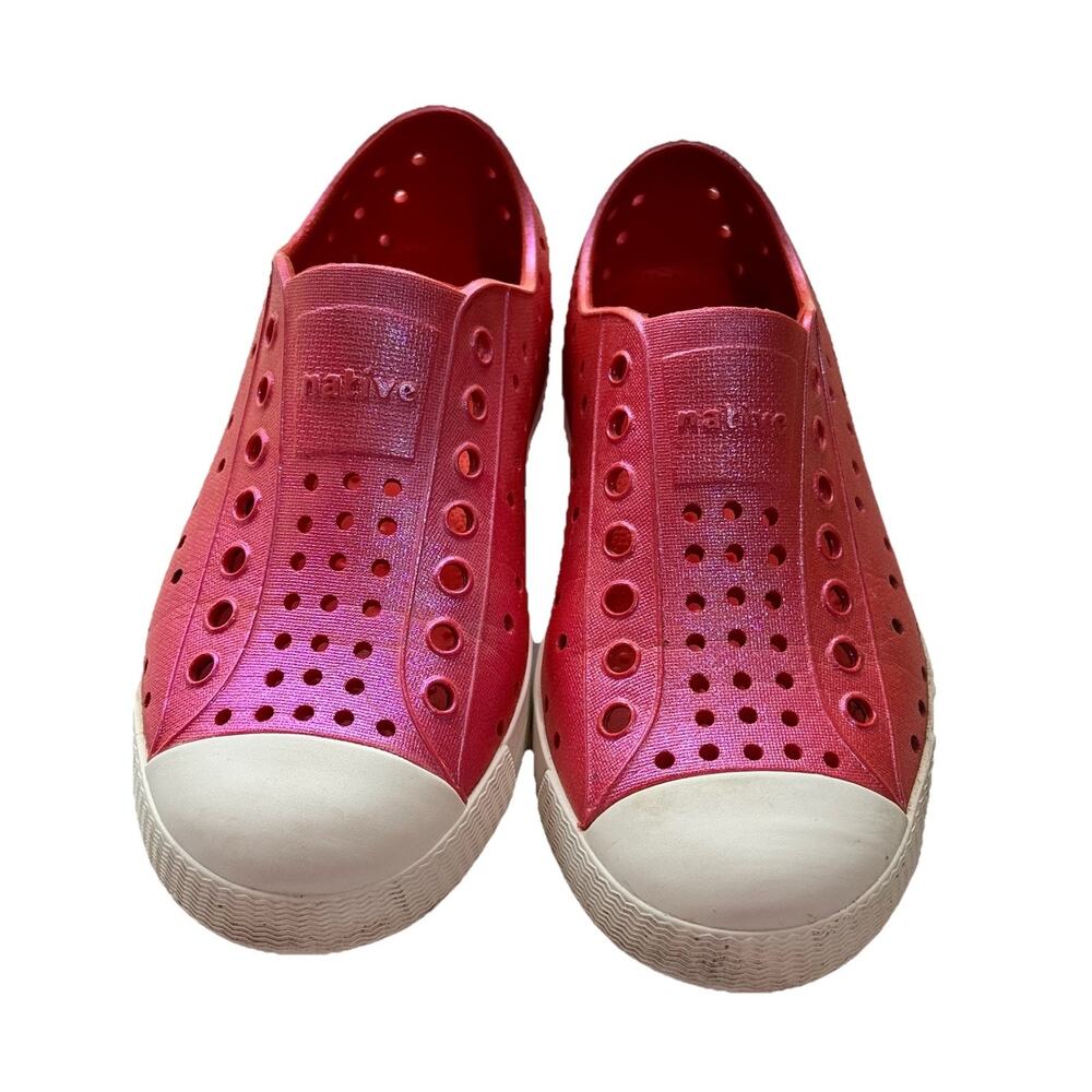 Native Jefferson Iridescent Pink Sneakers Size C12 Water Shoes Sandals